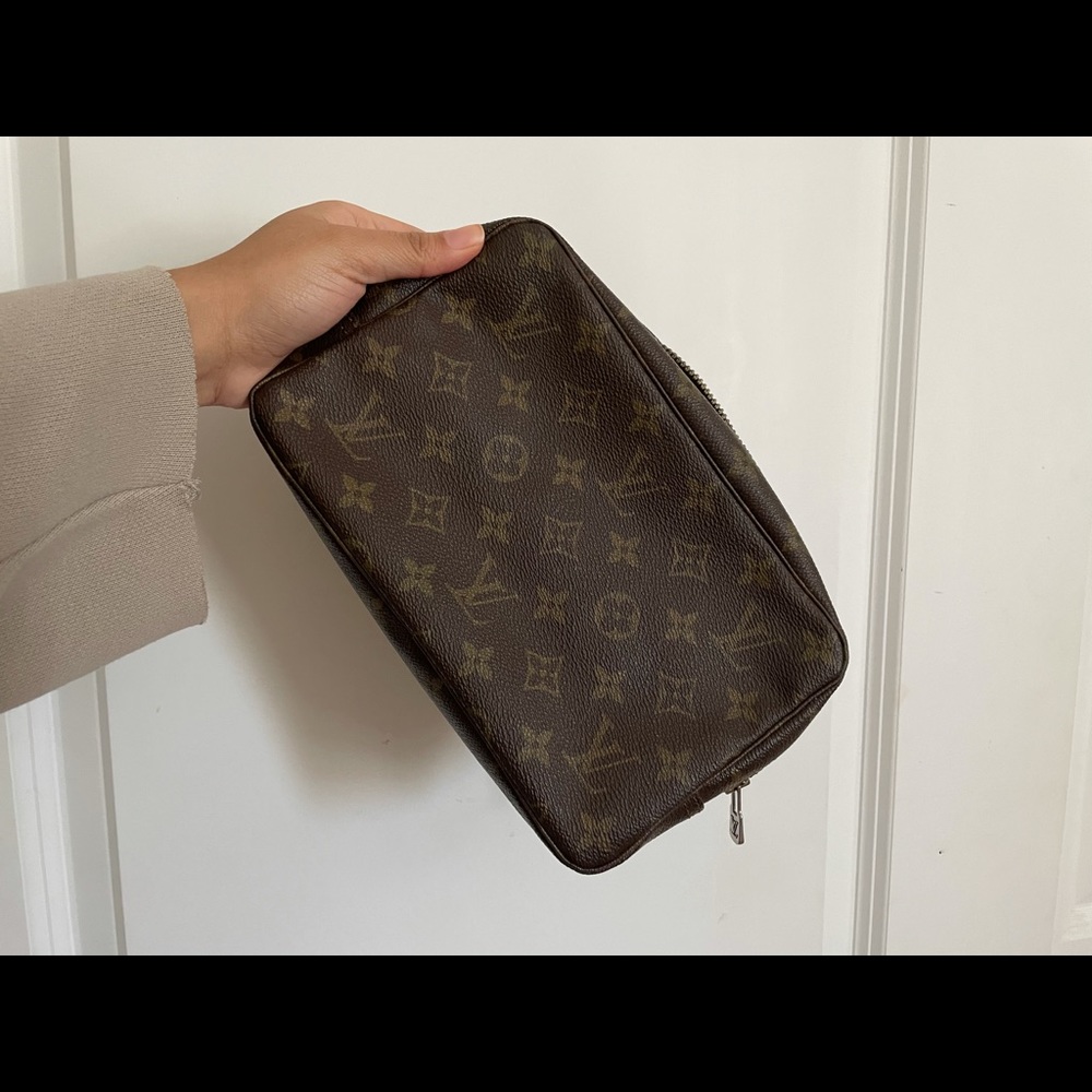 Authentic LV Trousse 23